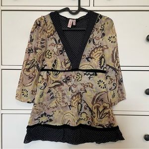 Sweet Pea v neck peplum top